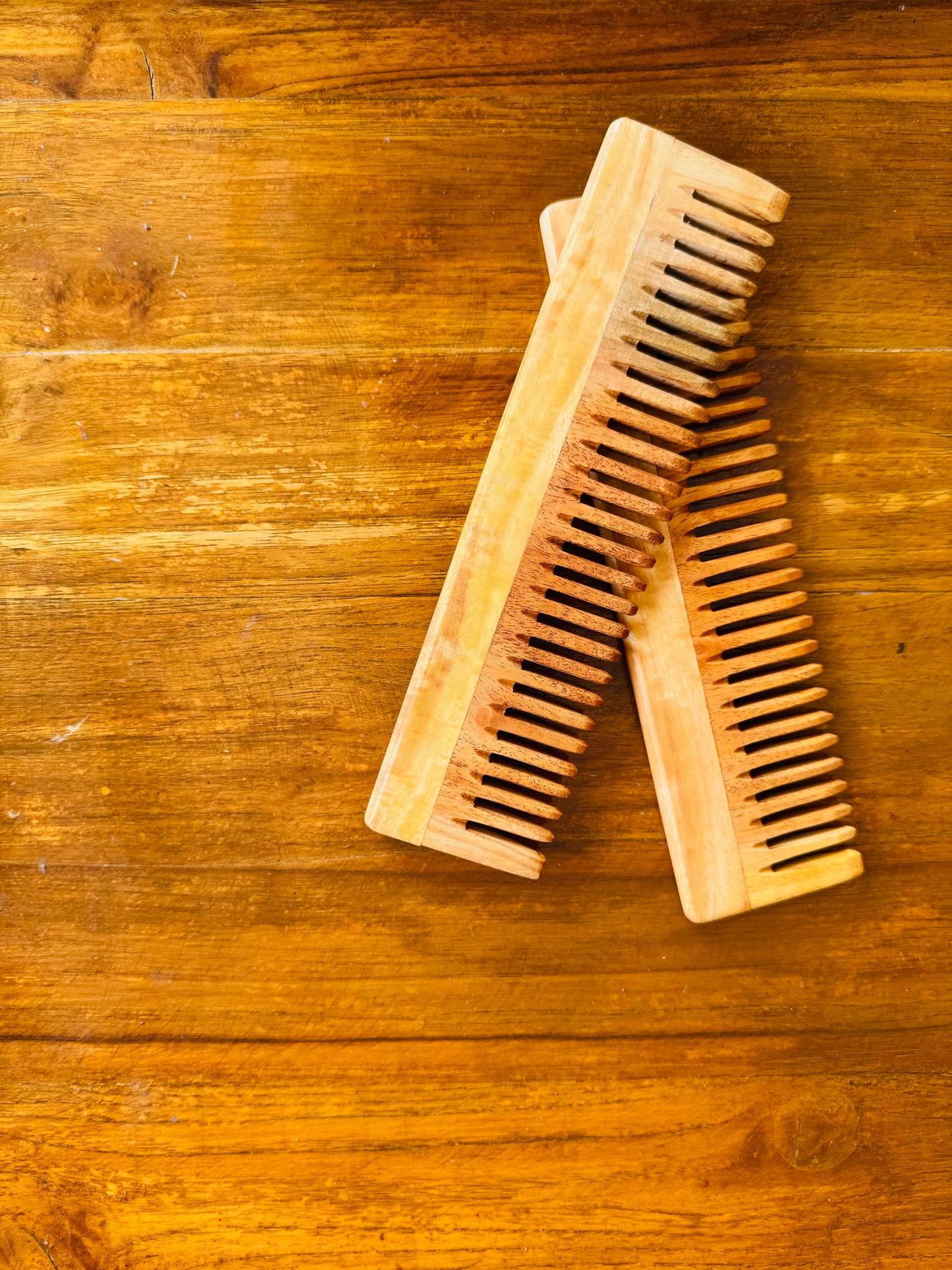 Oil Treated Neem Comb