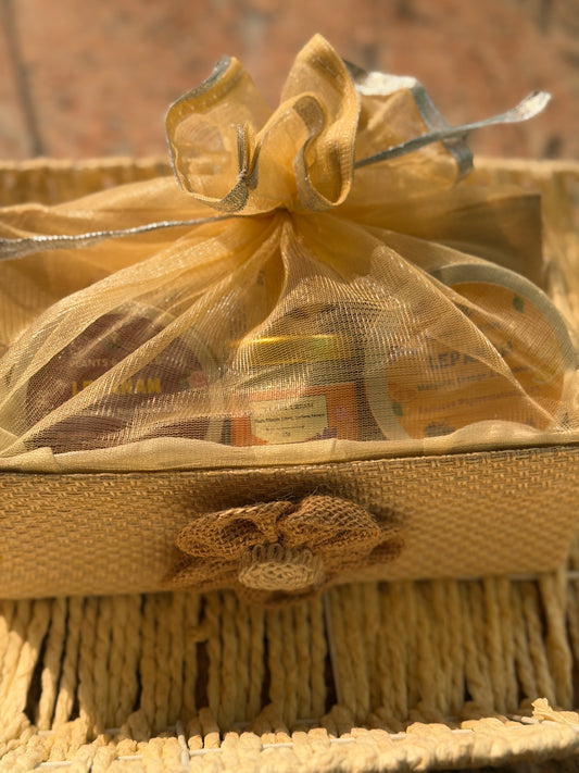 Tejas Saundarya Gift Set